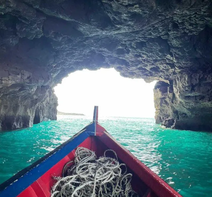 Boat trip to Aguas Belas Cave